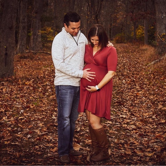 Maternity dress - worn once for pictures. comfortable and in great condition! - Picture 3 of 3